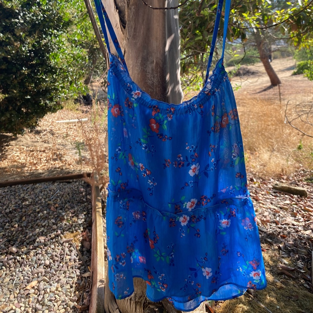 HOLSTER Floral cross back top